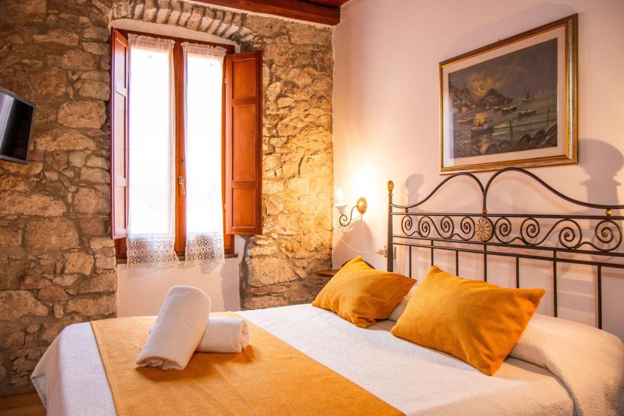 S'Ammentu House Hotel Bosa Eksteriør billede