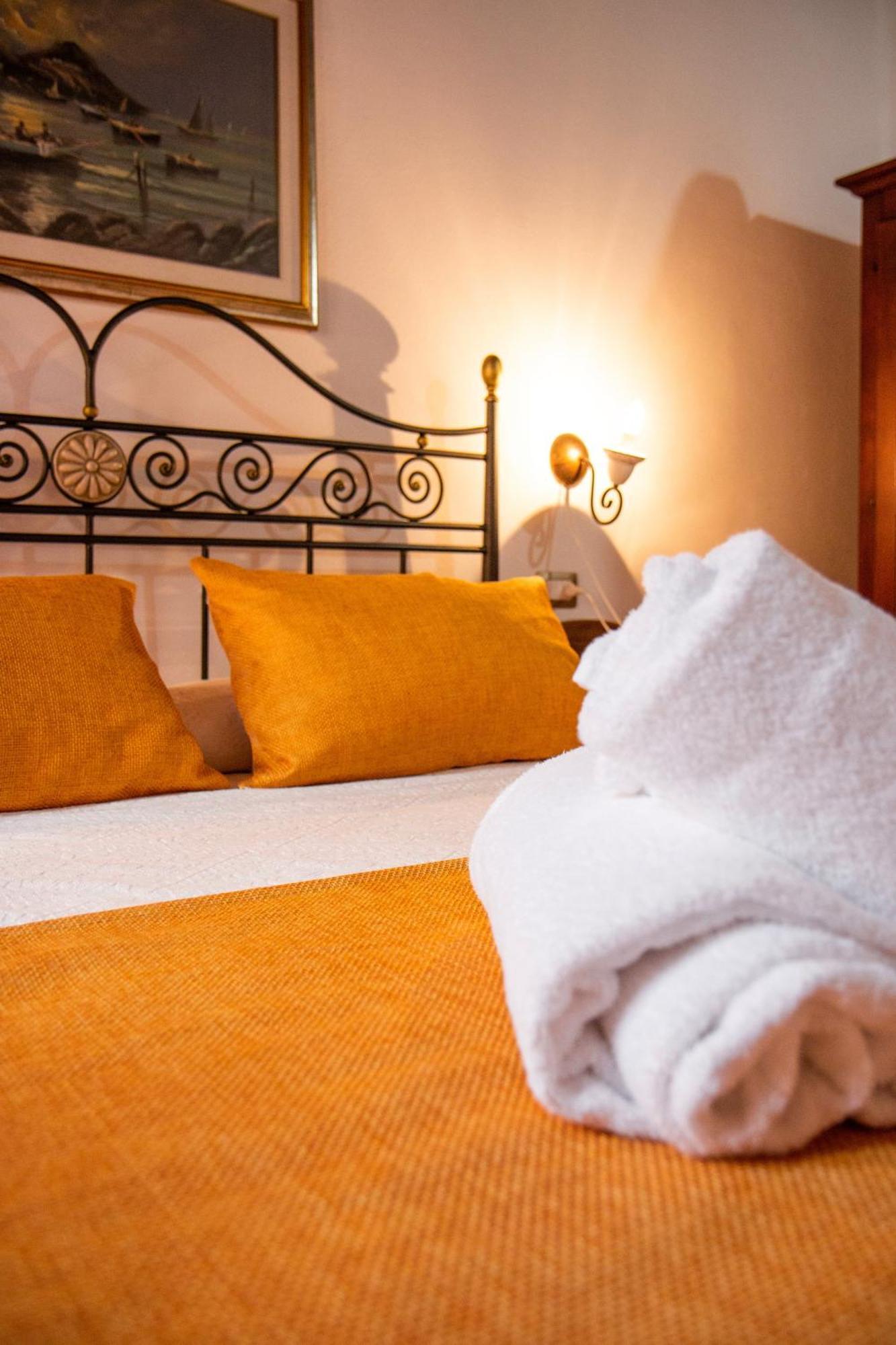 S'Ammentu House Hotel Bosa Eksteriør billede