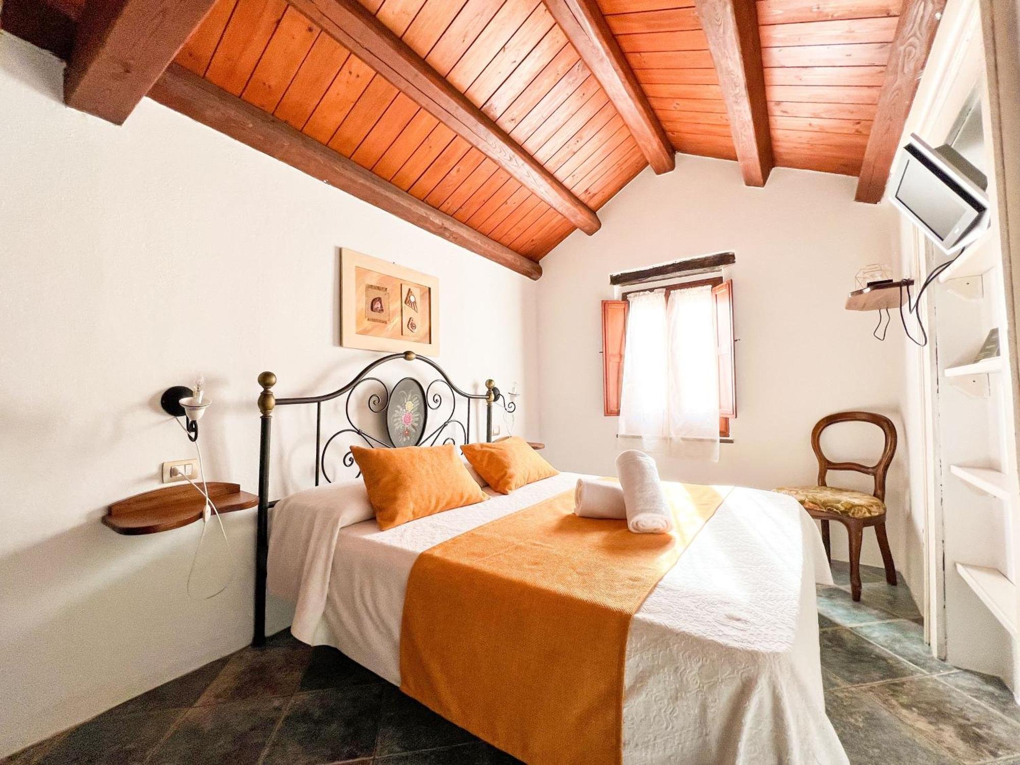 S'Ammentu House Hotel Bosa Eksteriør billede